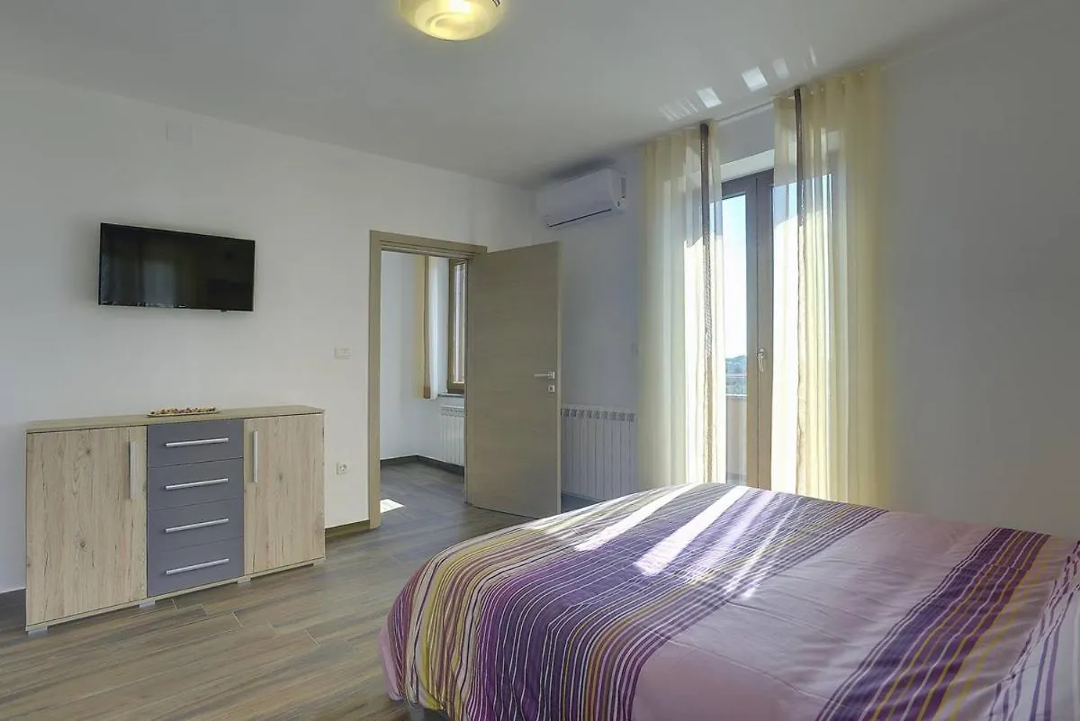 Holiday Home Miceli Ližnjan Chorwacja