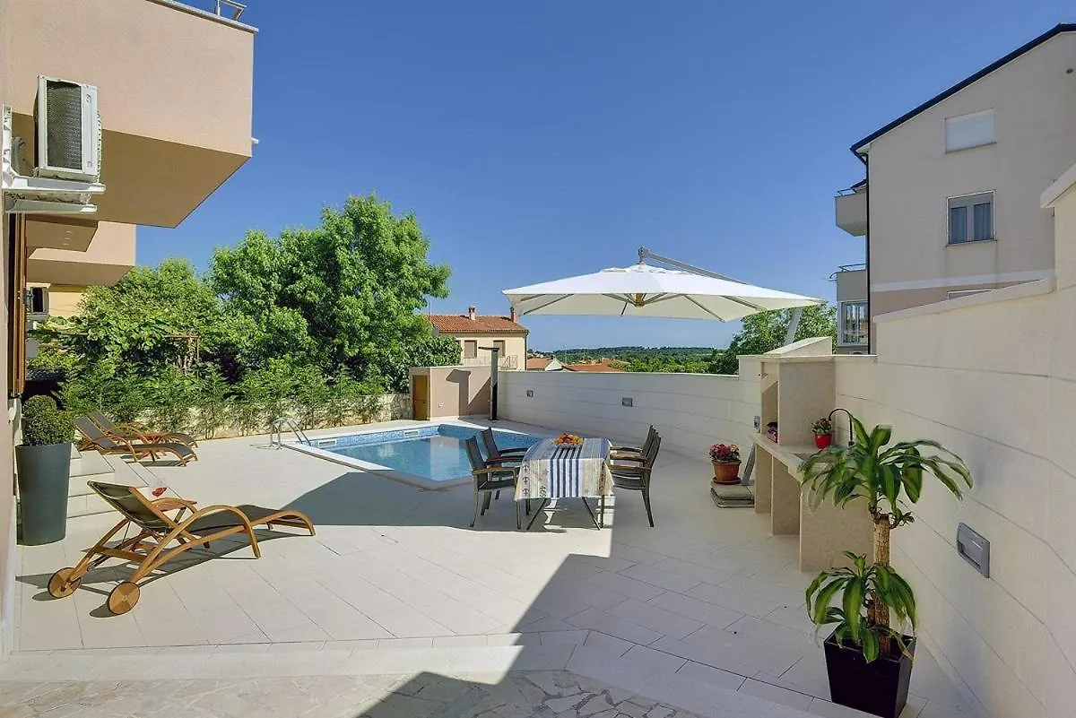 Holiday Home Miceli Ližnjan