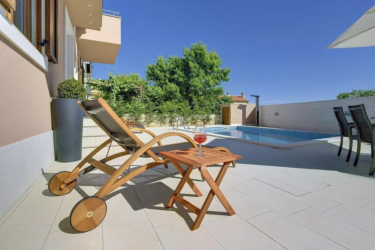 Holiday Home Miceli Ližnjan