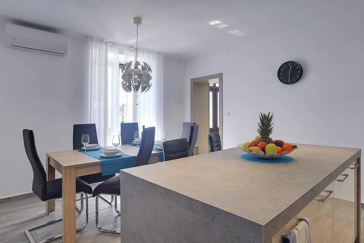Holiday Home Miceli Liznjan